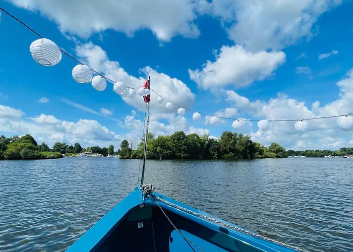 Botel Hausboot Luetje