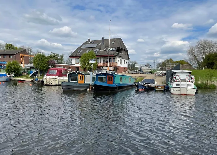 Hausboot Luetje Botel